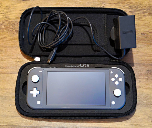Nintendo switch lite handheld - lite,