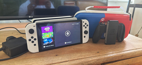 Nintendo switch oled console - nintendo,