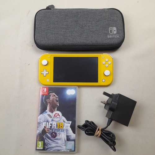 Nintendo switch lite yellow - nintendo,
