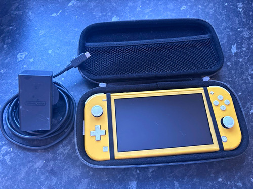 Nintendo switch lite - switch, yellow